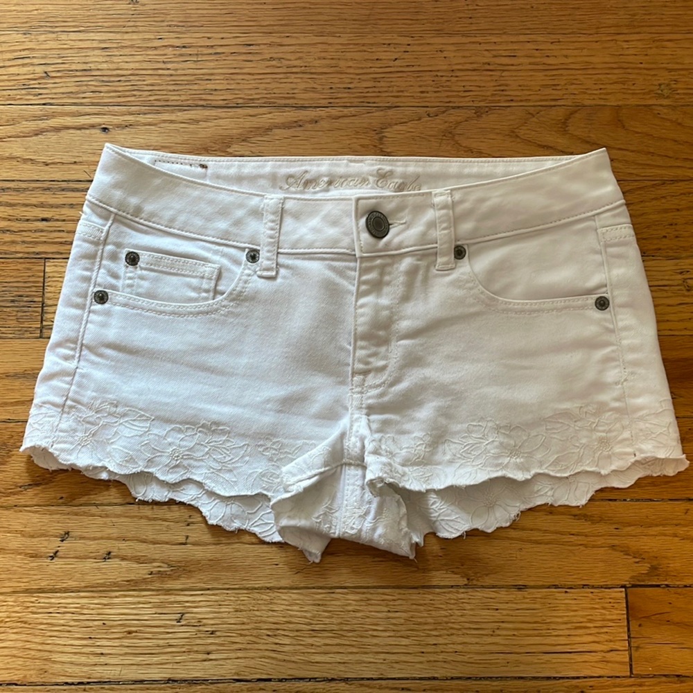 White American Eagle shorts stretch - size 2